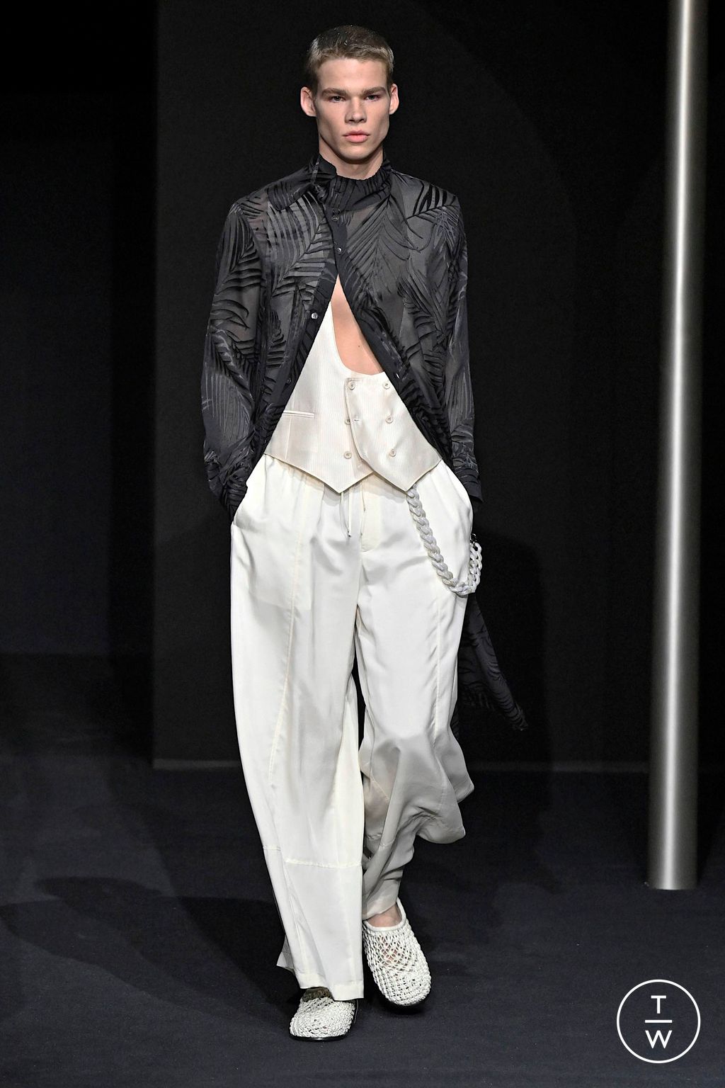 Fashion Week Milan Spring/Summer 2024 look 72 from the Emporio Armani collection 男装
