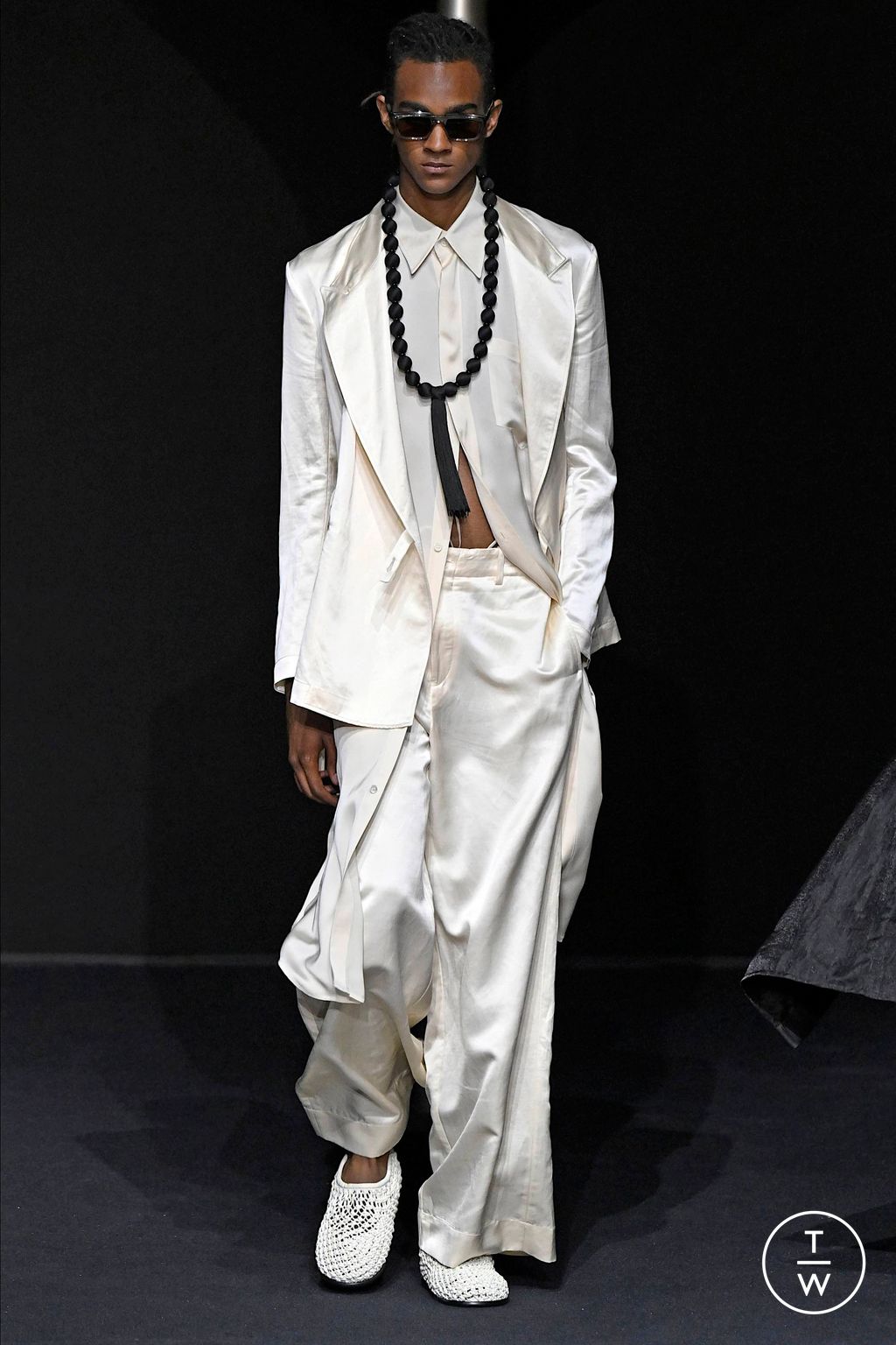 Fashion Week Milan Spring/Summer 2024 look 75 from the Emporio Armani collection 男装