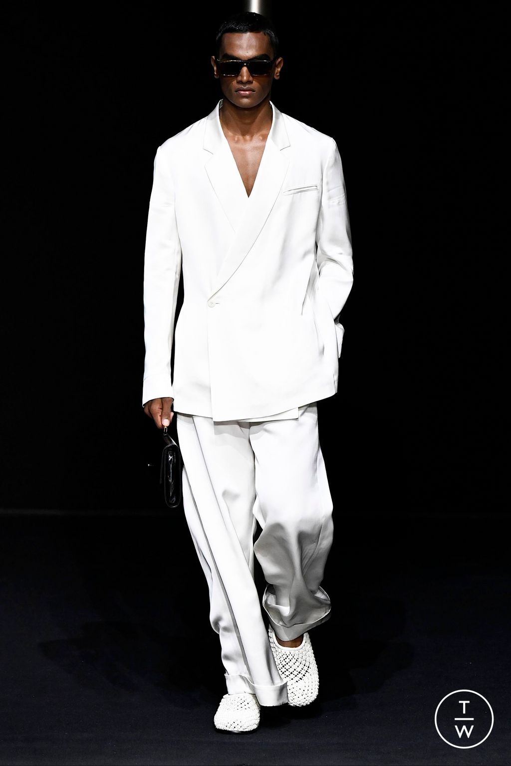 Fashion Week Milan Spring/Summer 2024 look 79 from the Emporio Armani collection 男装