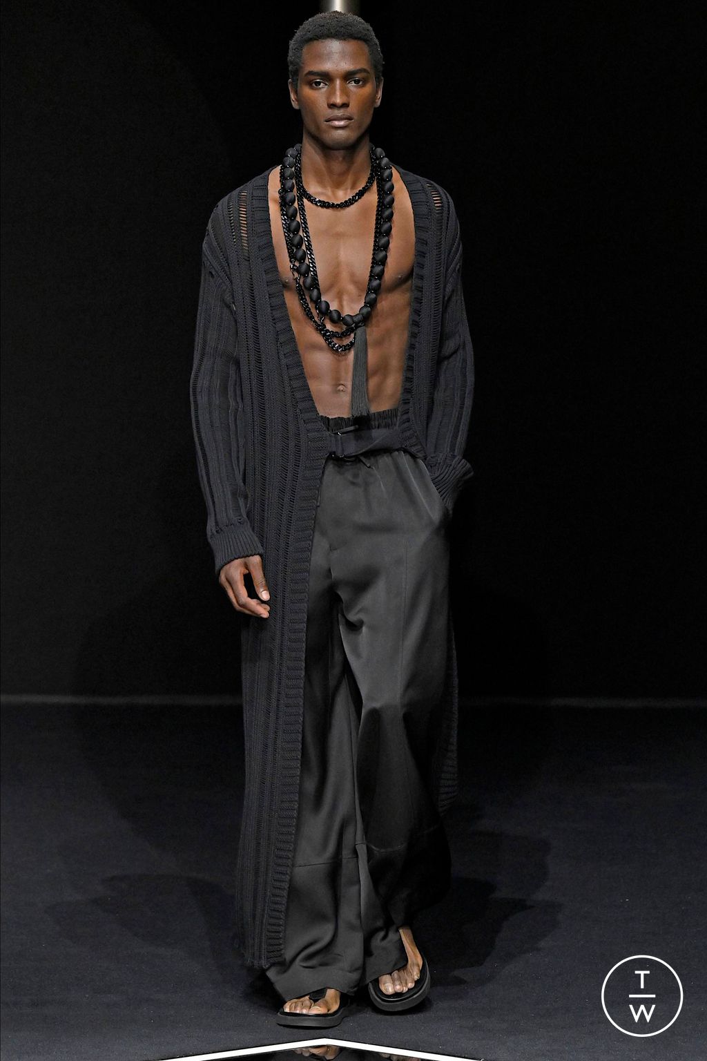 Fashion Week Milan Spring/Summer 2024 look 85 from the Emporio Armani collection 男装