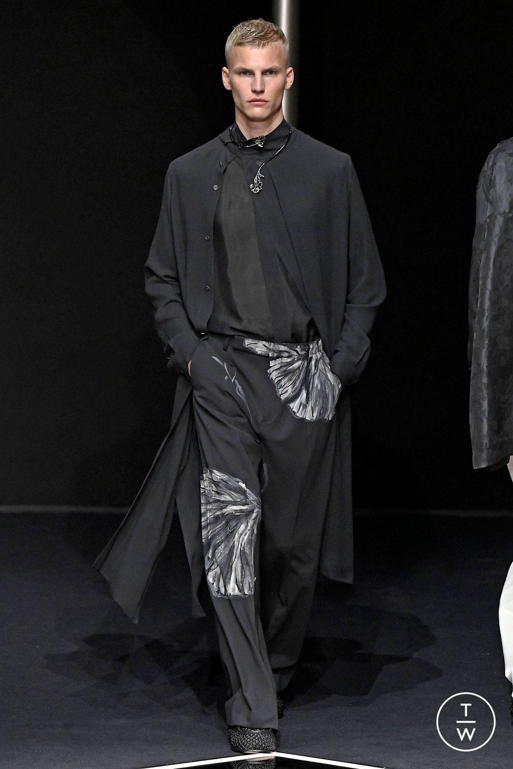 Fashion Week Milan Spring/Summer 2024 look 87 from the Emporio Armani collection 男装