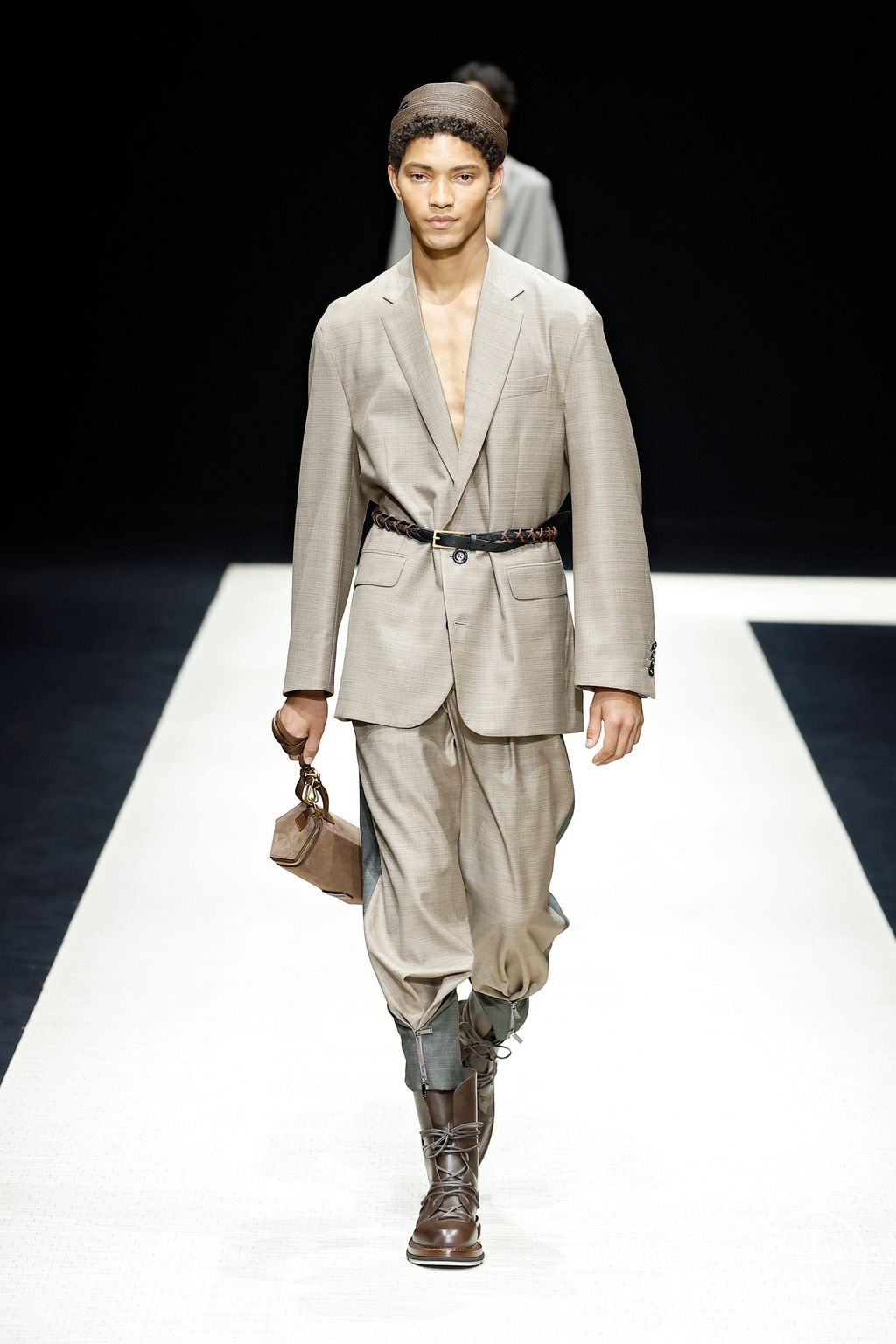 Fashion Week Milan Spring/Summer 2025 look 2 from the Emporio Armani collection menswear