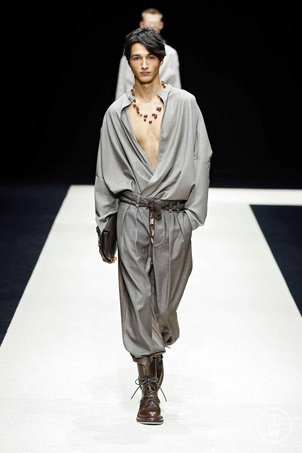 Fashion Week Milan Spring/Summer 2025 look 3 from the Emporio Armani collection menswear