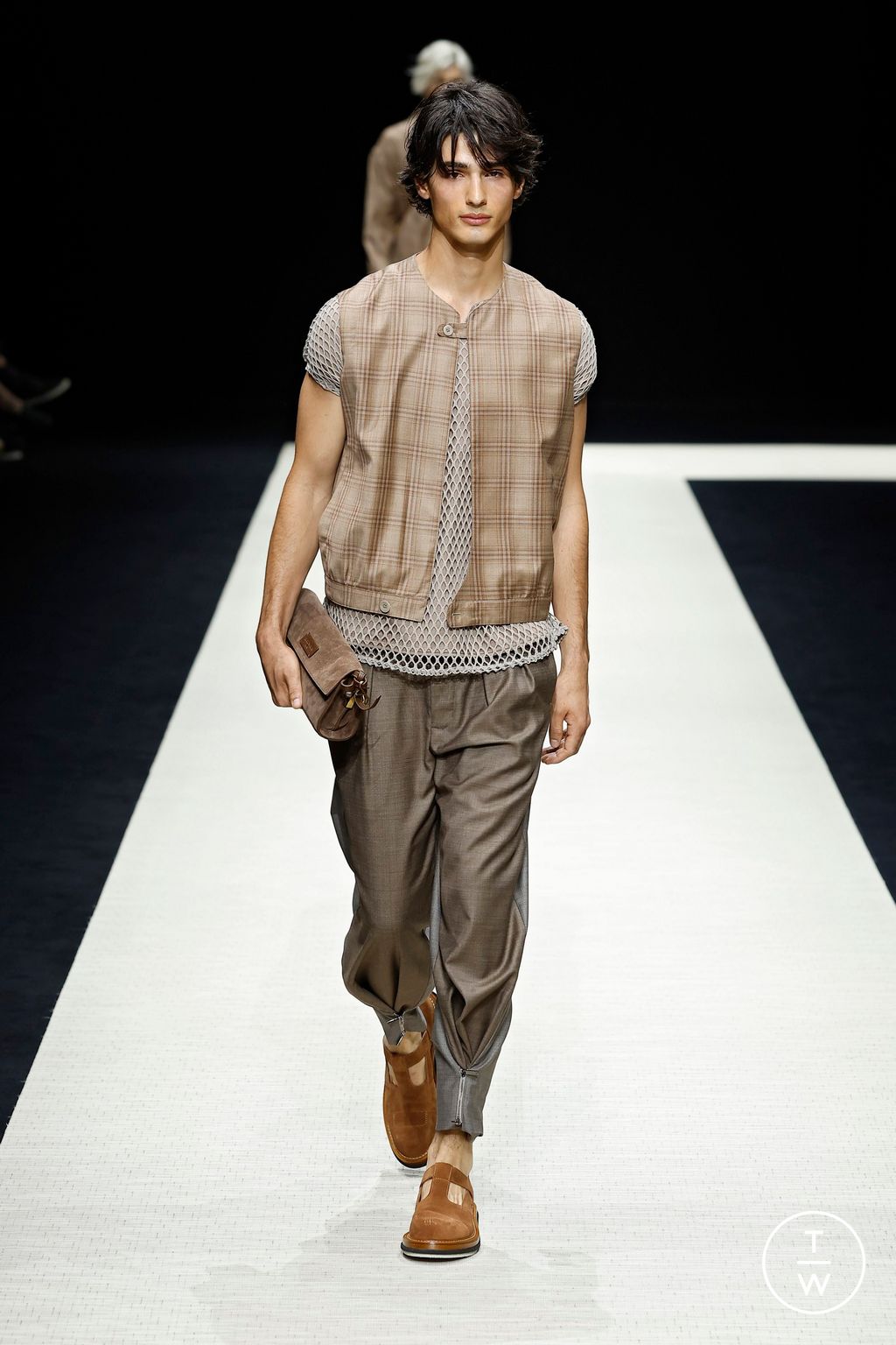 Fashion Week Milan Spring/Summer 2025 look 6 from the Emporio Armani collection menswear