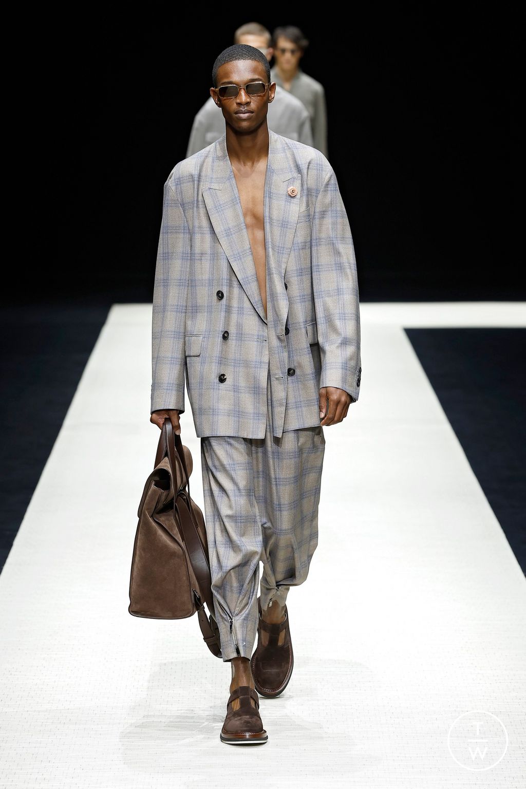 Fashion Week Milan Spring-Summer 2025 look 15 from the Emporio Armani collection menswear