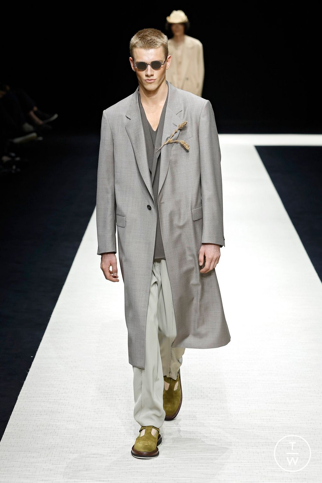 Fashion Week Milan Spring-Summer 2025 look 18 from the Emporio Armani collection 男装