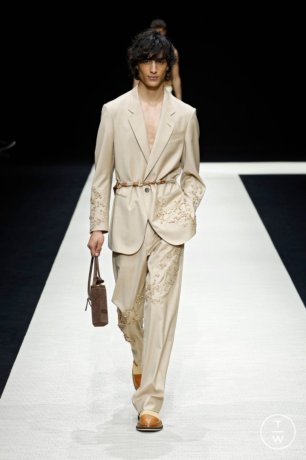 Fashion Week Milan Spring-Summer 2025 look 20 from the Emporio Armani collection 男装