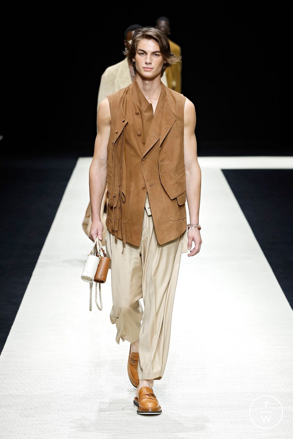Fashion Week Milan Spring-Summer 2025 look 22 from the Emporio Armani collection menswear