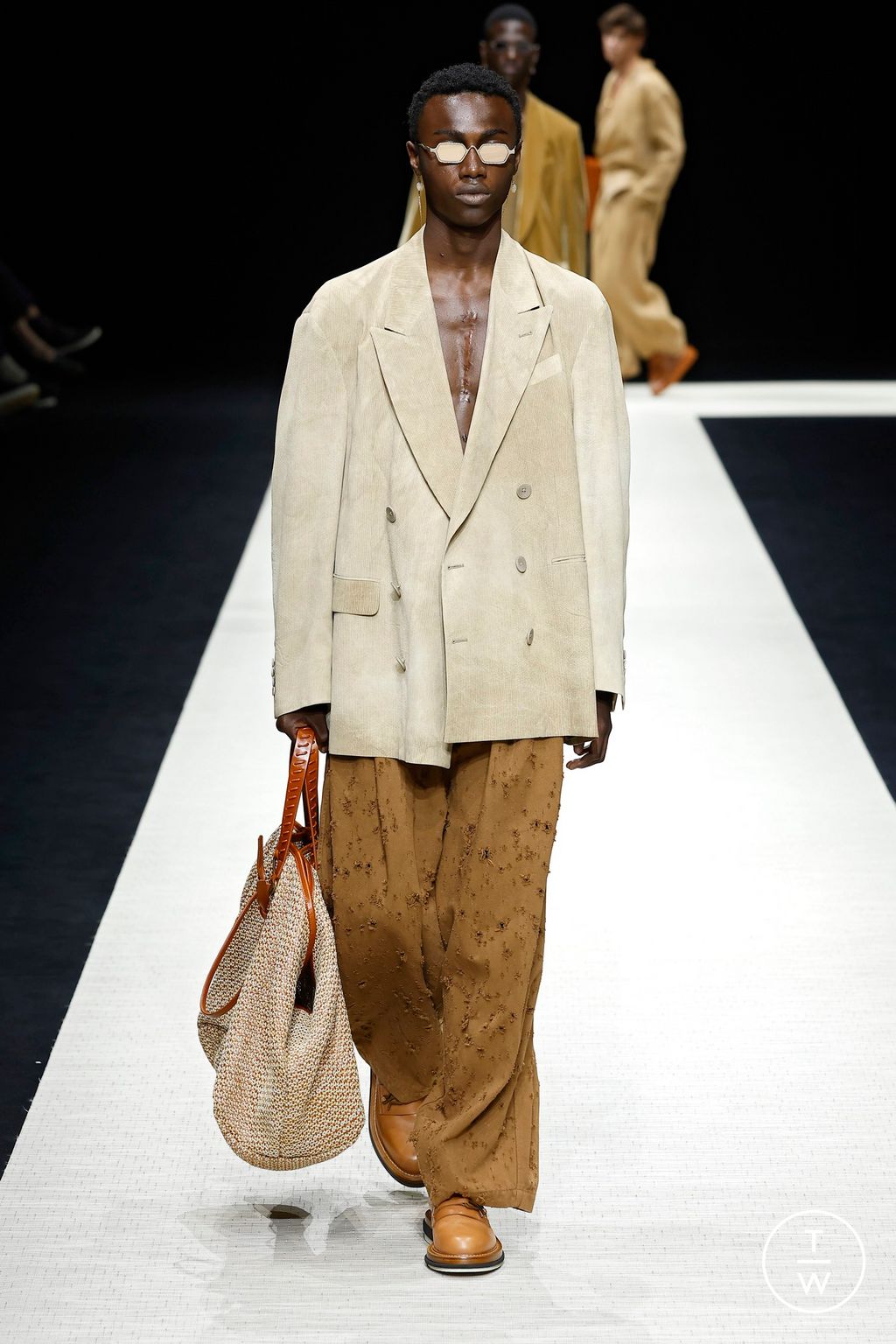 Fashion Week Milan Spring-Summer 2025 look 23 from the Emporio Armani collection 男装
