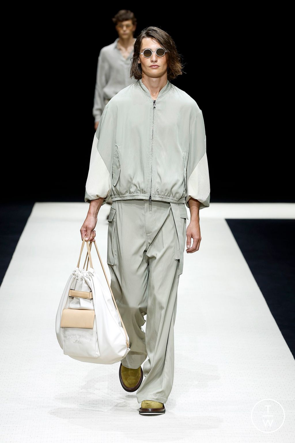 Fashion Week Milan Spring-Summer 2025 look 39 from the Emporio Armani collection 男装