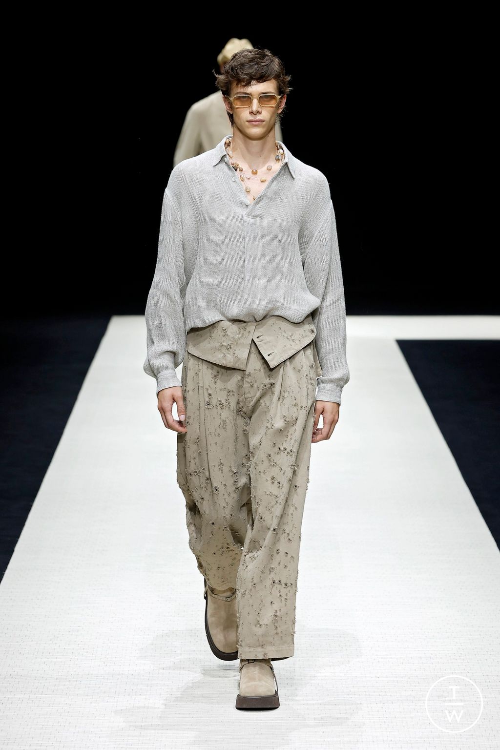 Fashion Week Milan Spring-Summer 2025 look 40 from the Emporio Armani collection 男装