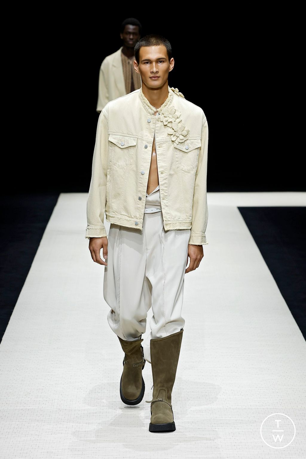 Fashion Week Milan Spring-Summer 2025 look 64 from the Emporio Armani collection 男装