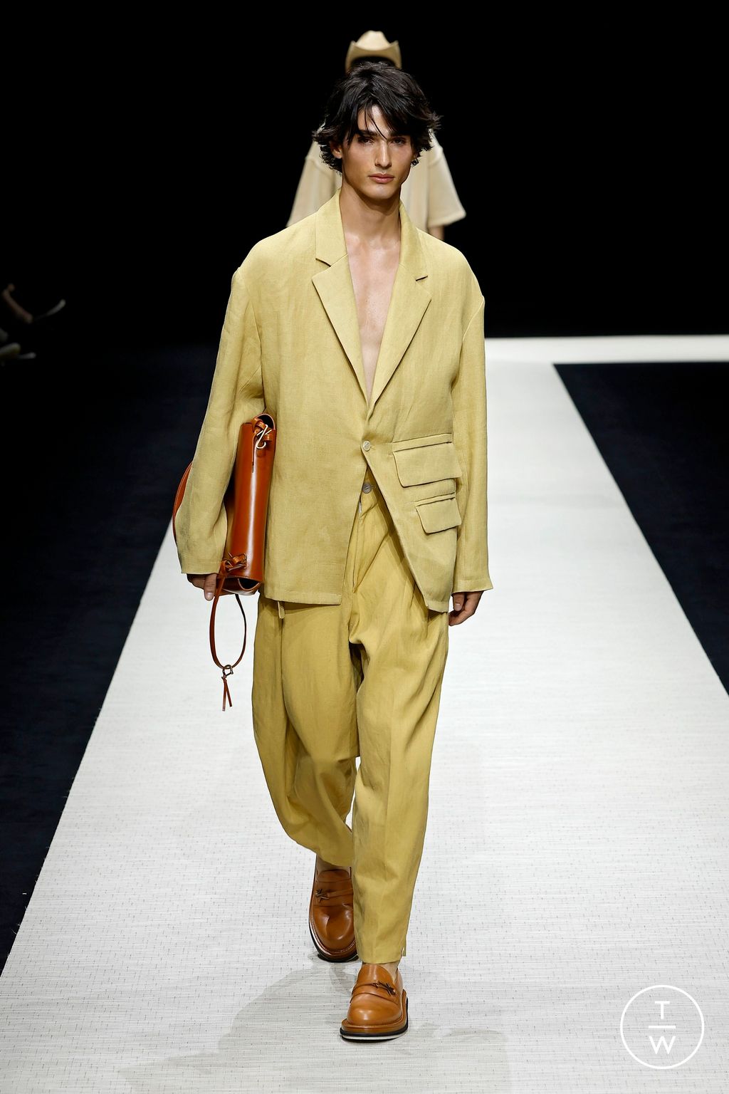 Fashion Week Milan Spring-Summer 2025 look 69 from the Emporio Armani collection 男装