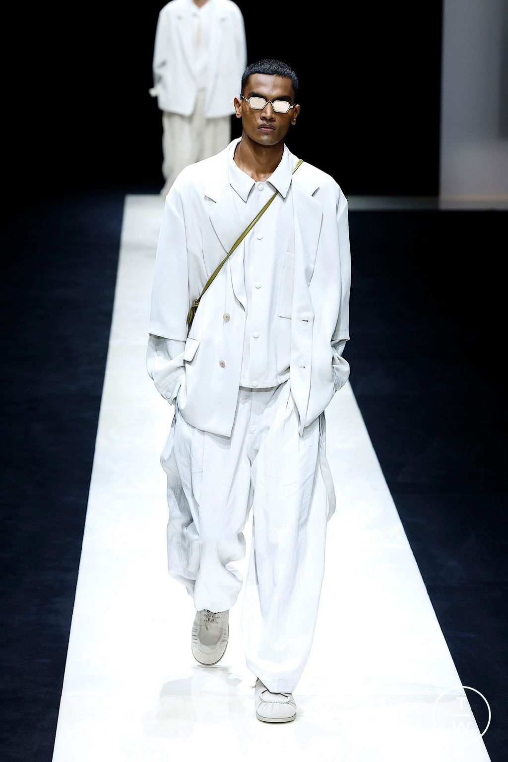 Fashion Week Milan Spring/Summer 2025 look 39 from the Emporio Armani collection womenswear