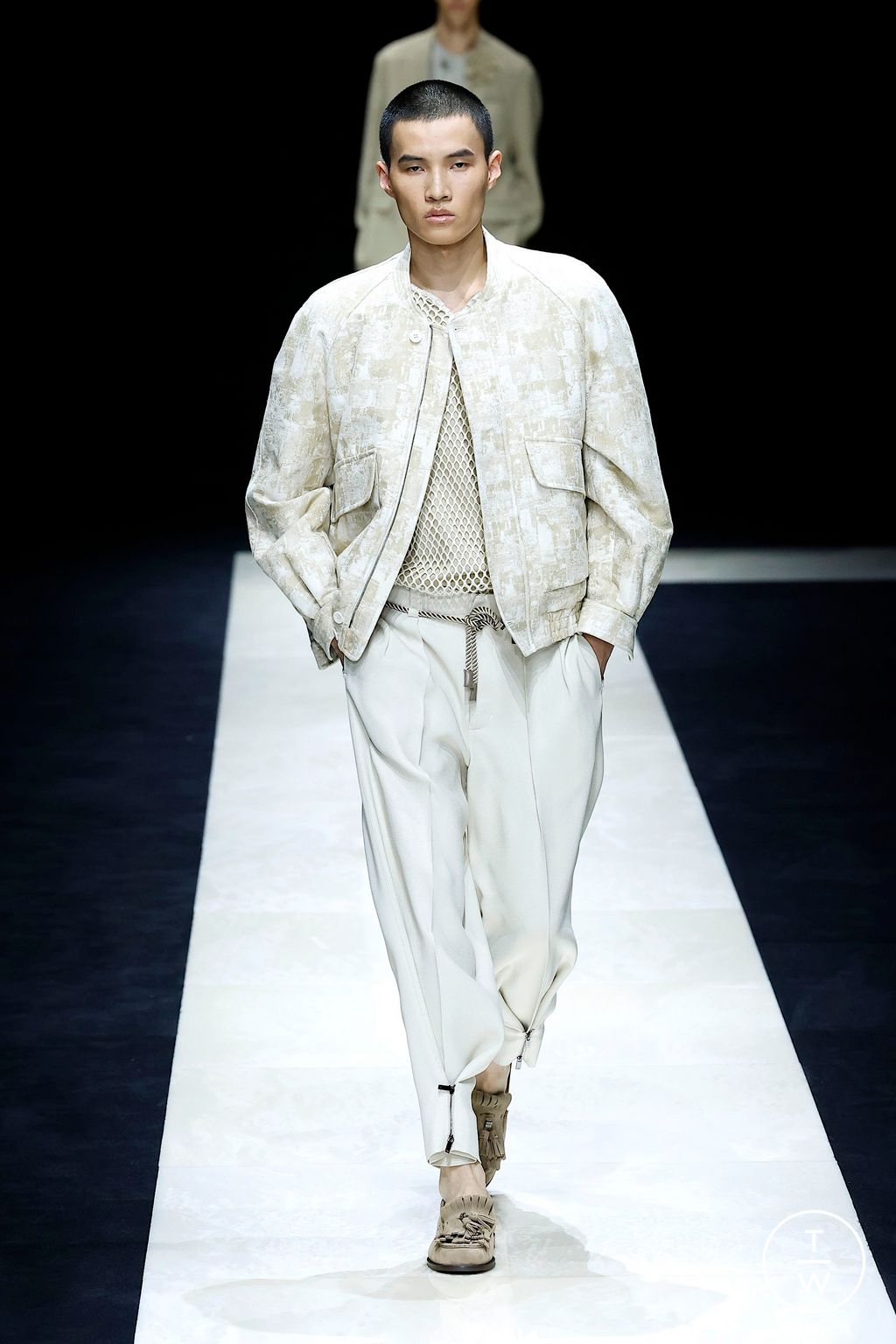 Fashion Week Milan Spring/Summer 2025 look 41 from the Emporio Armani collection womenswear