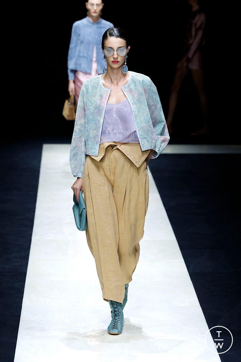 Fashion Week Milan Spring/Summer 2025 look 60 from the Emporio Armani collection womenswear
