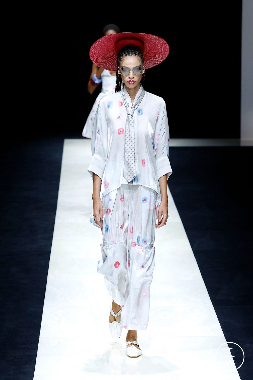 Fashion Week Milan Spring/Summer 2025 look 76 from the Emporio Armani collection womenswear