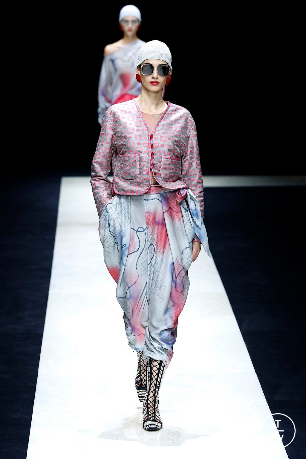 Fashion Week Milan Spring/Summer 2025 look 80 from the Emporio Armani collection womenswear