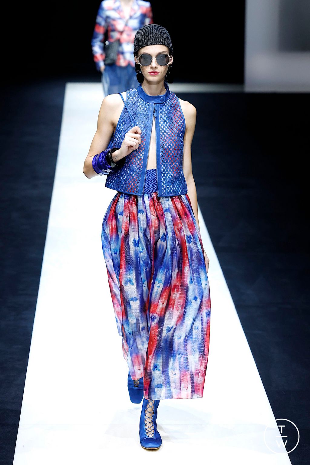 Fashion Week Milan Spring/Summer 2025 look 94 from the Emporio Armani collection womenswear