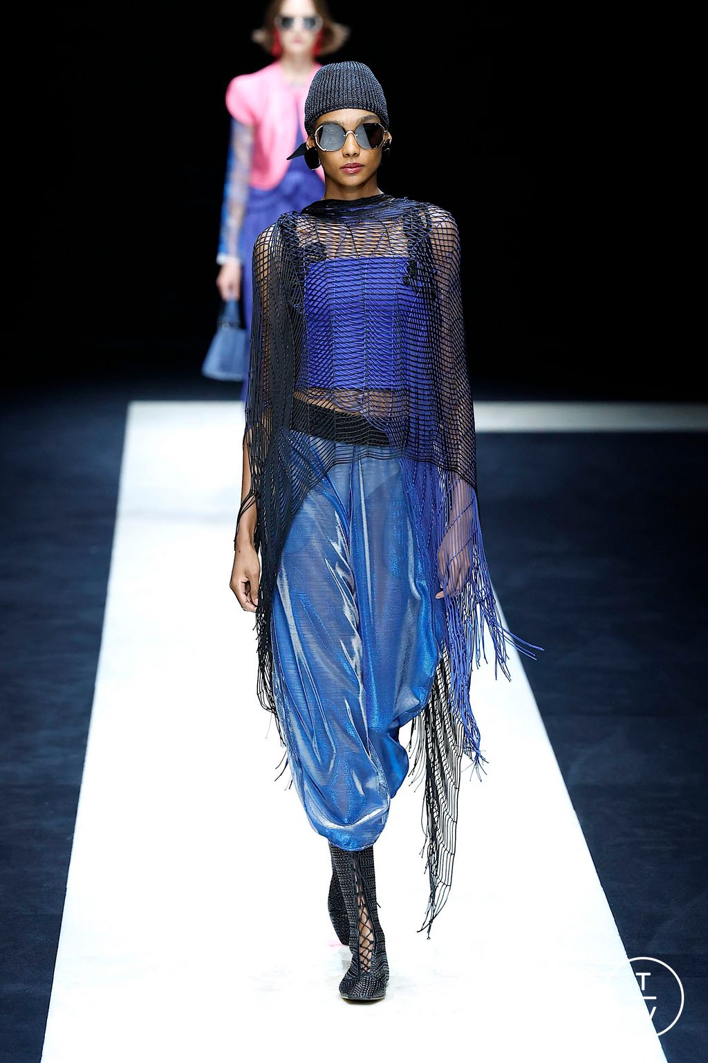 Fashion Week Milan Spring/Summer 2025 look 96 from the Emporio Armani collection womenswear