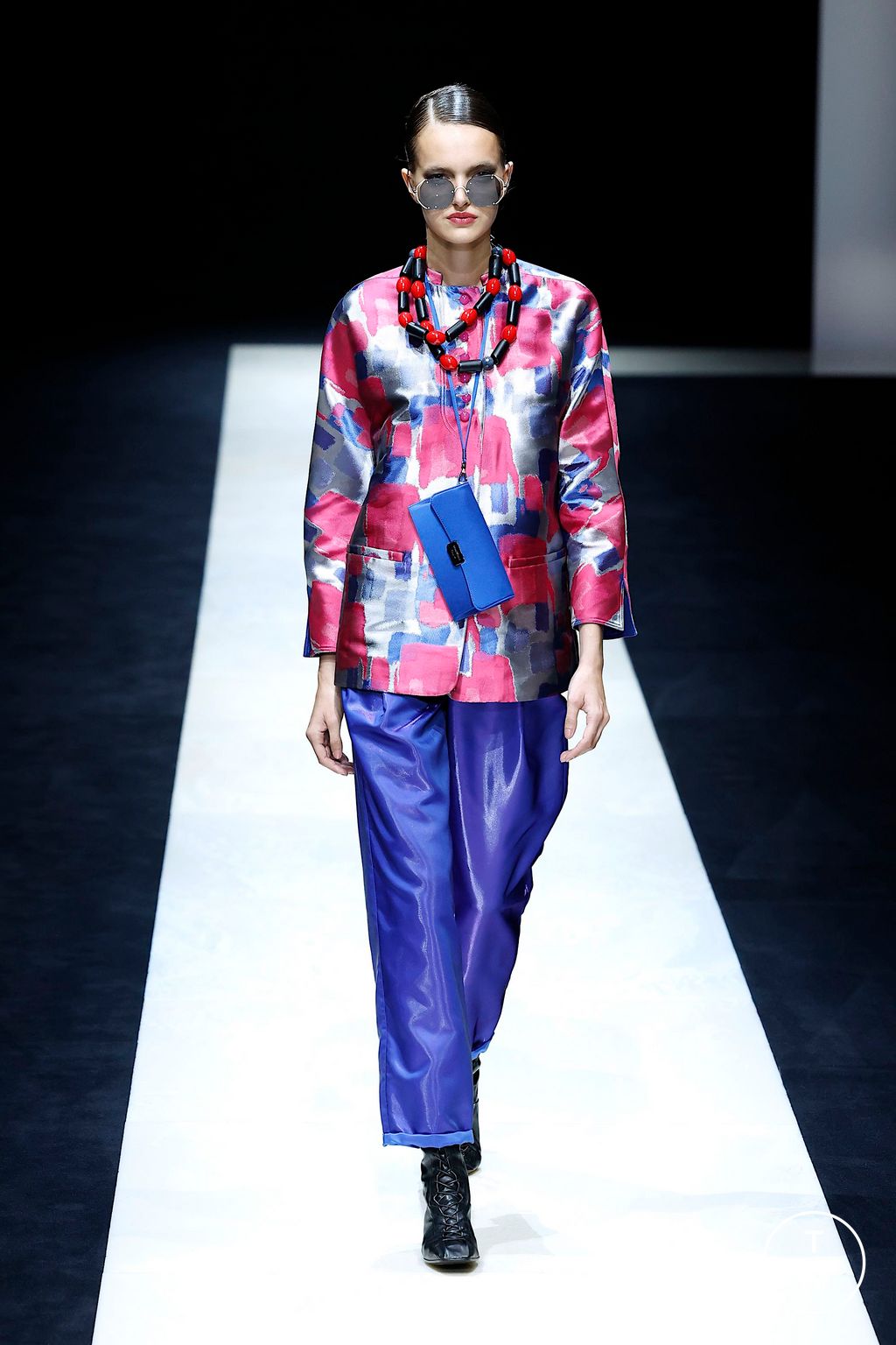 Fashion Week Milan Spring/Summer 2025 look 98 from the Emporio Armani collection womenswear