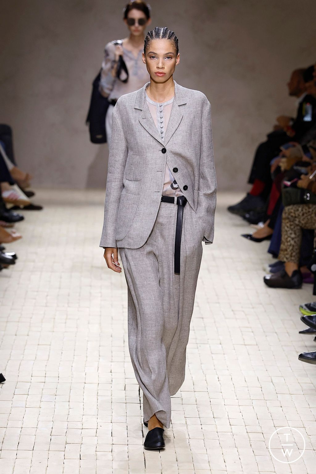 Fashion Week Milan Spring/Summer 2026 look 16 from the Emporio Armani collection 女装