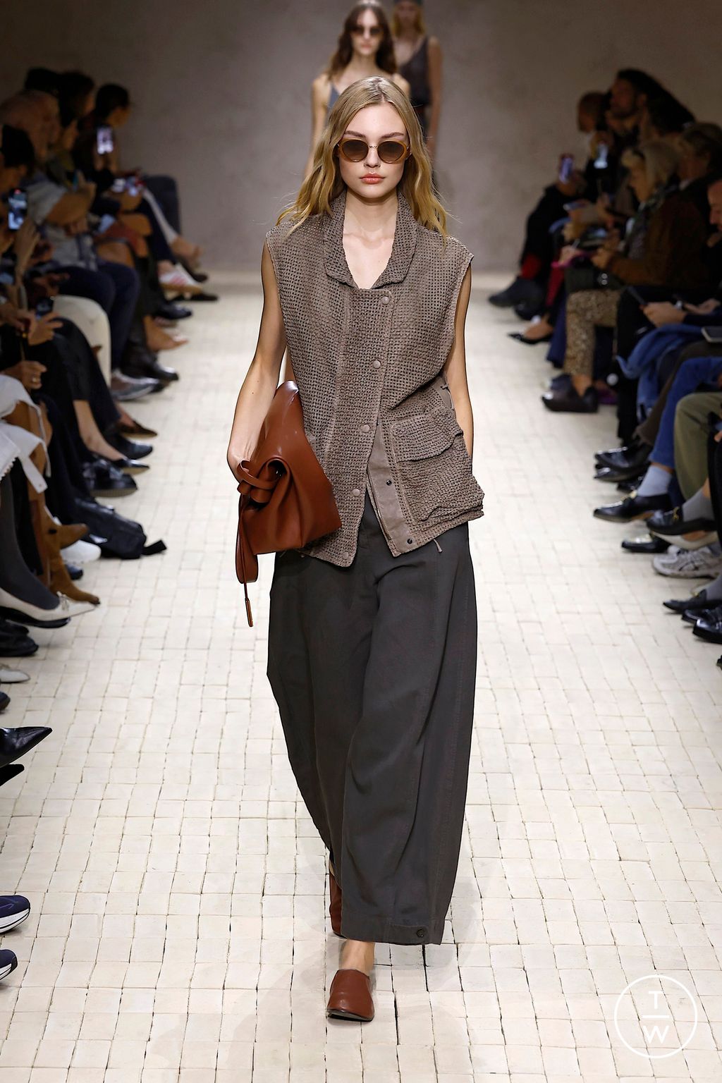 Fashion Week Milan Spring/Summer 2026 look 27 from the Emporio Armani collection womenswear