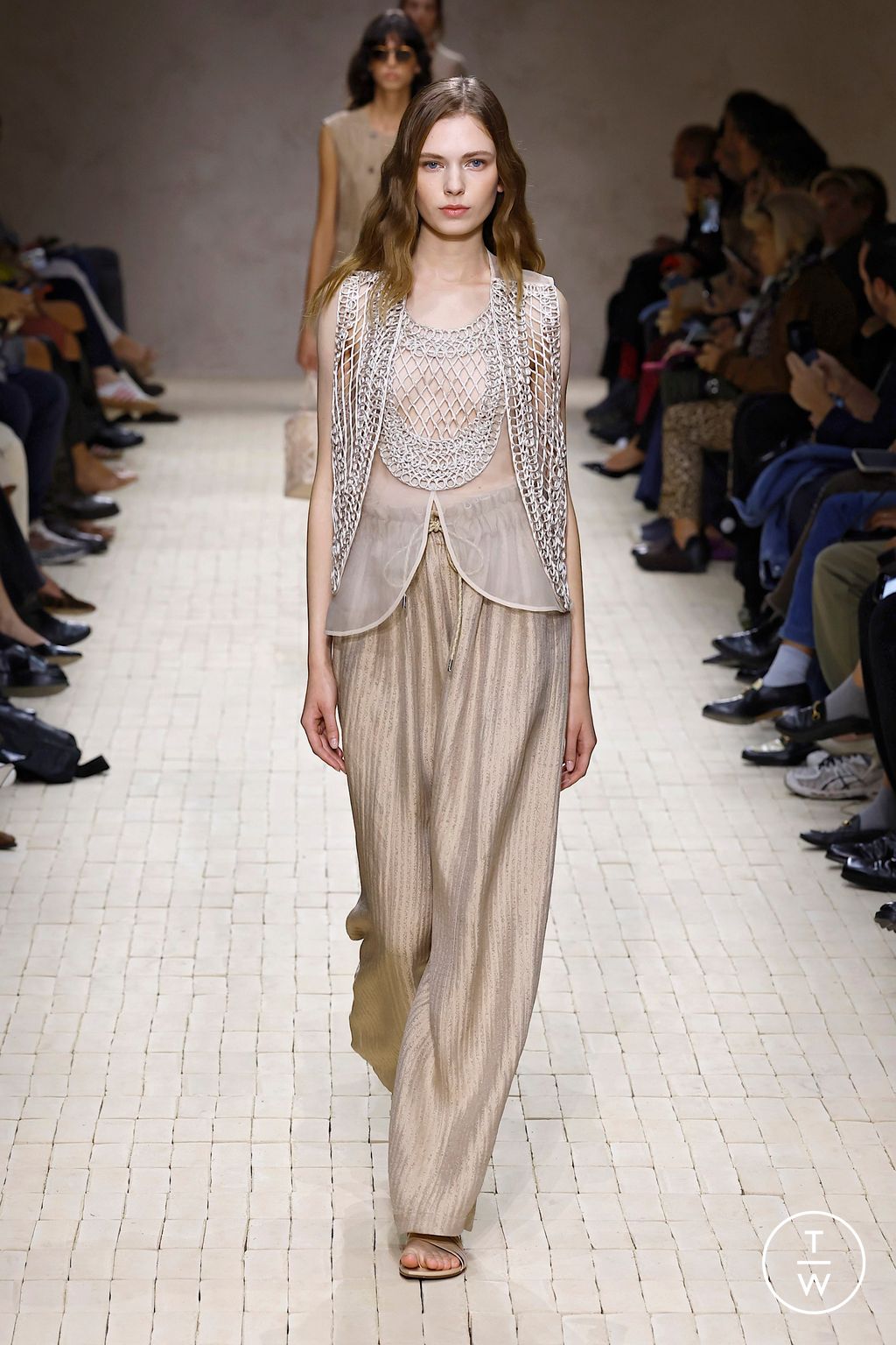 Fashion Week Milan Spring/Summer 2026 look 32 from the Emporio Armani collection womenswear