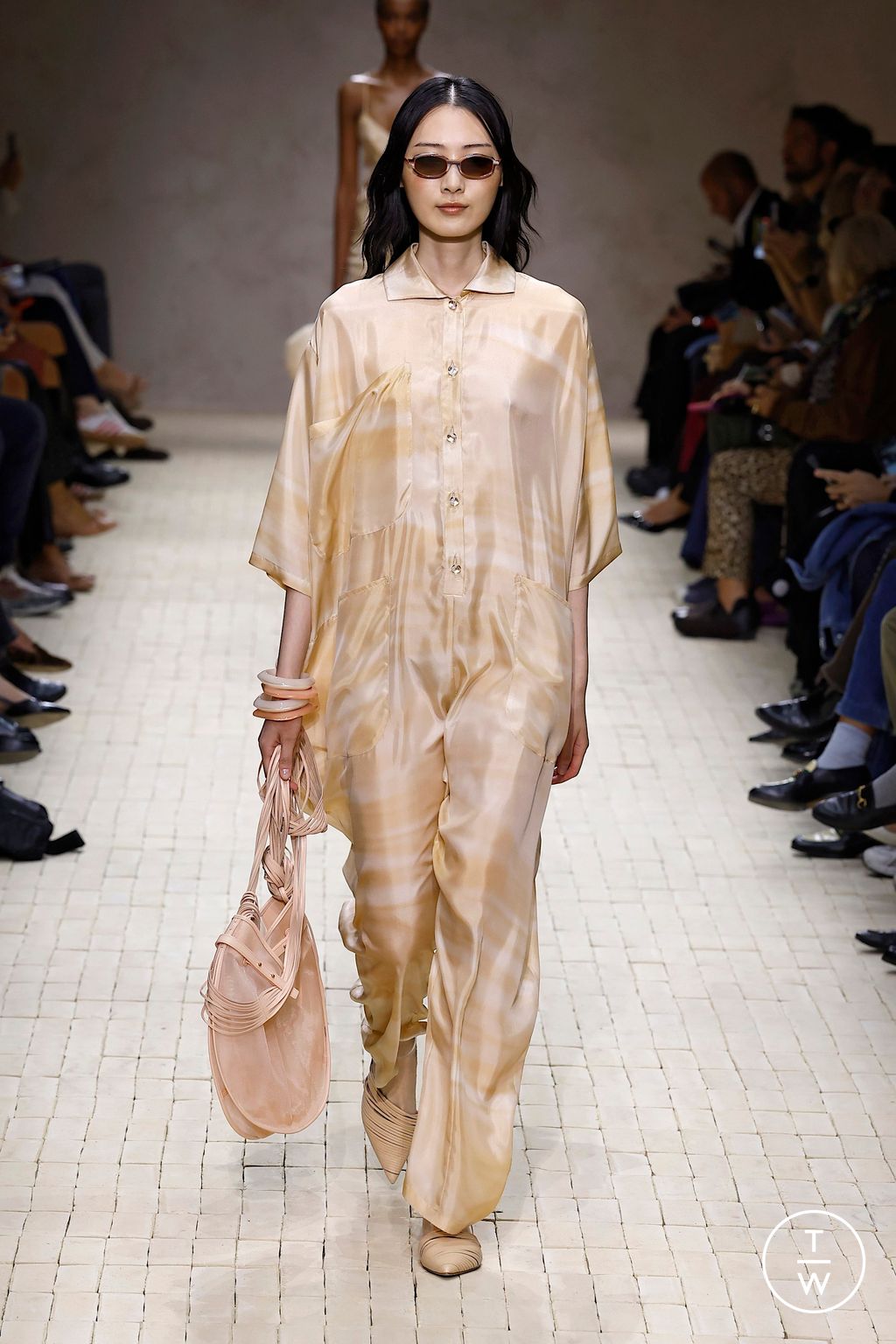 Fashion Week Milan Spring/Summer 2026 look 38 from the Emporio Armani collection womenswear