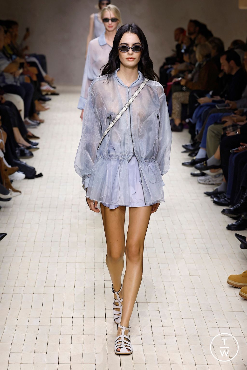 Fashion Week Milan Spring/Summer 2026 look 44 from the Emporio Armani collection 女装