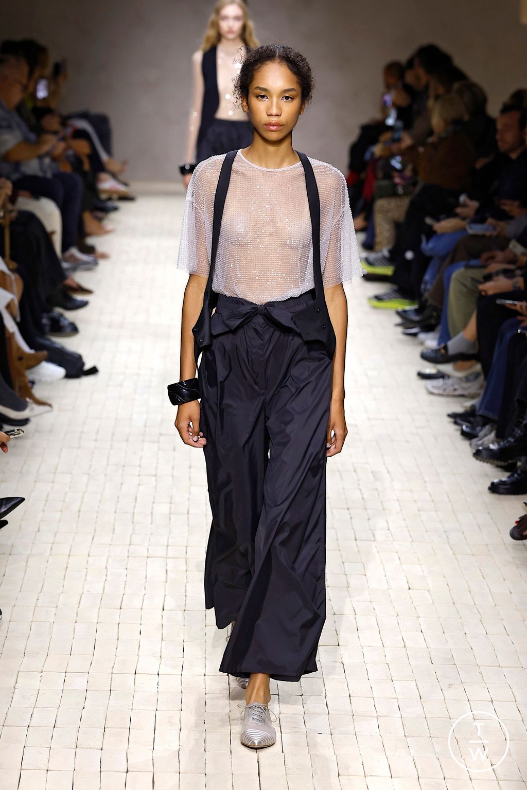 Fashion Week Milan Spring/Summer 2026 look 76 from the Emporio Armani collection womenswear