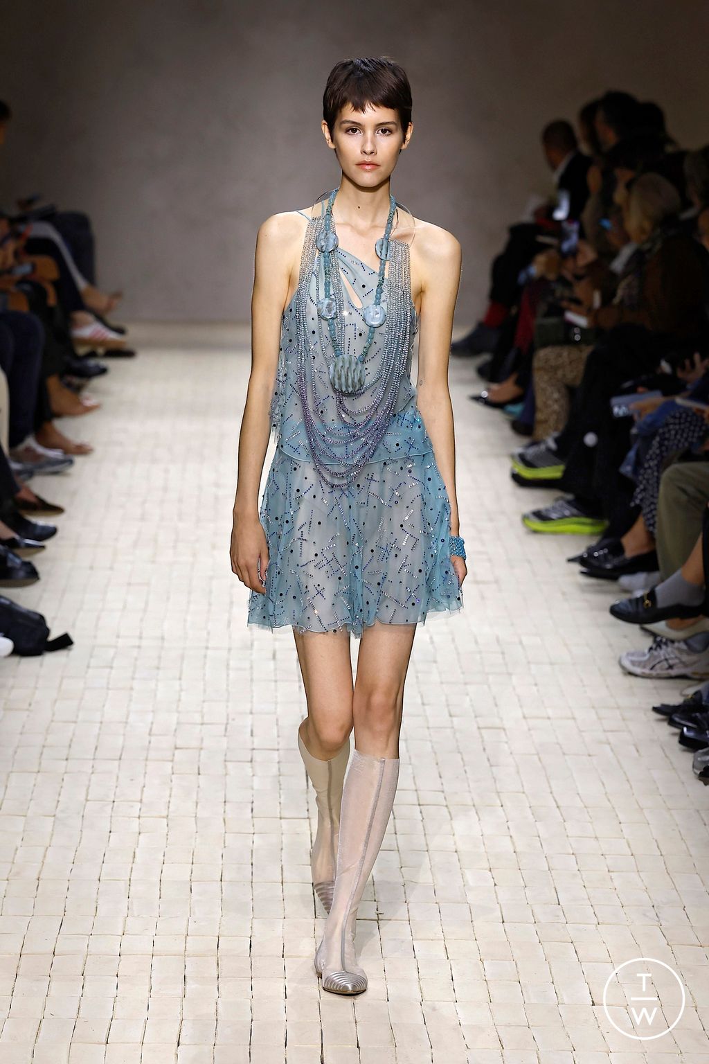 Fashion Week Milan Spring/Summer 2026 look 85 from the Emporio Armani collection 女装