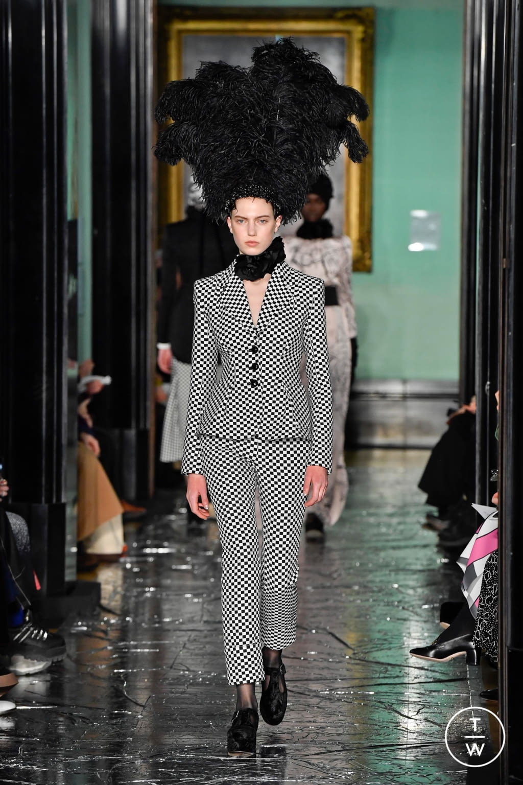 Fashion Week London Fall/Winter 2020 look 22 from the Erdem collection womenswear
