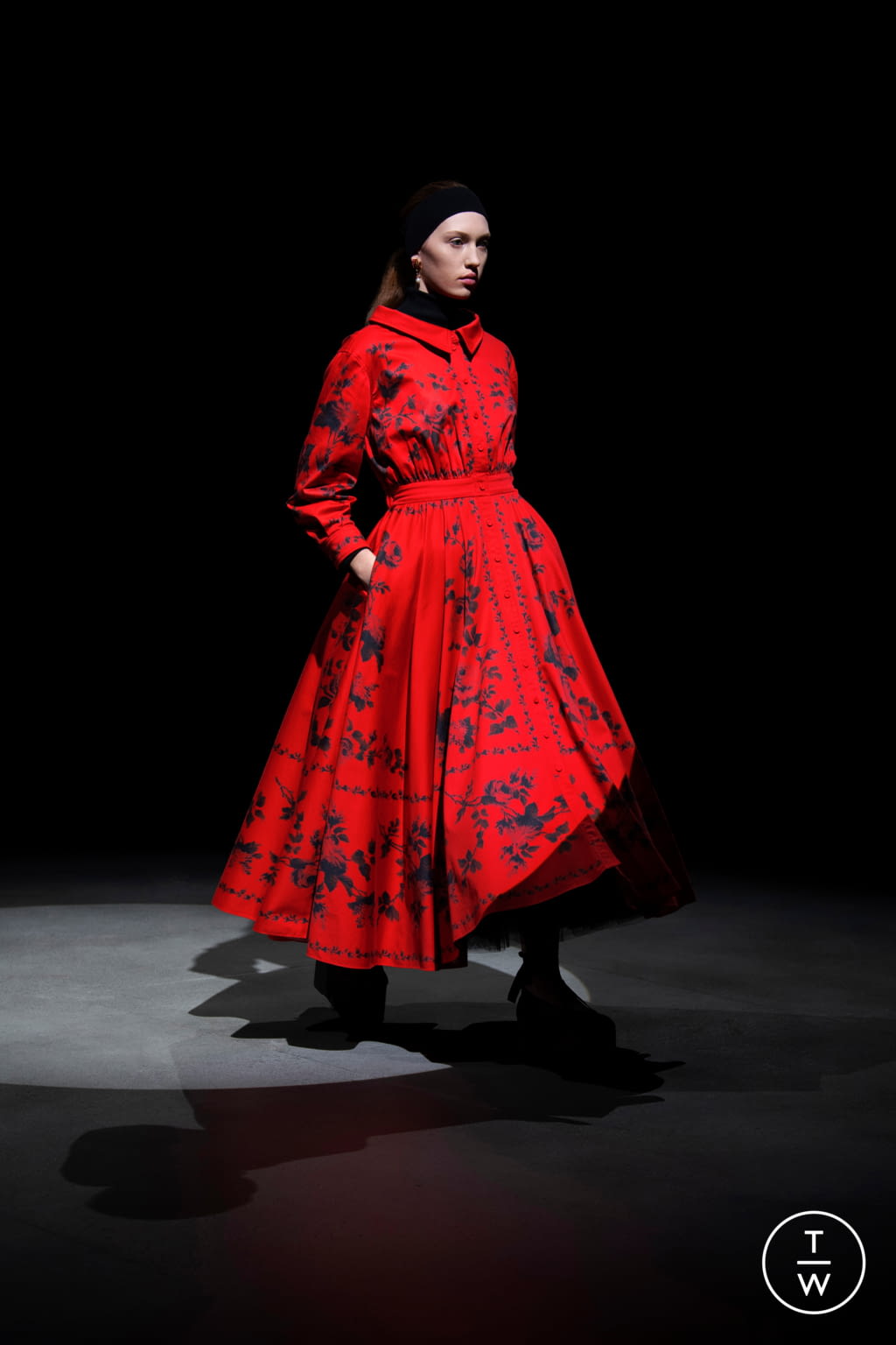 Fashion Week London Fall/Winter 2021 look 18 from the Erdem collection womenswear