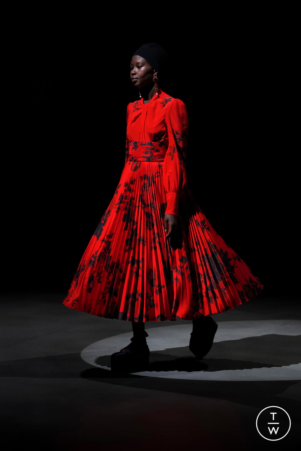 Fashion Week London Fall/Winter 2021 look 24 de la collection Erdem womenswear