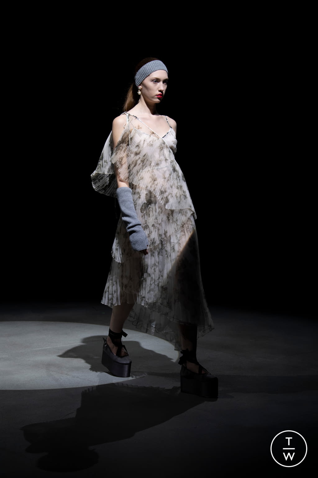 Fashion Week London Fall/Winter 2021 look 26 de la collection Erdem womenswear