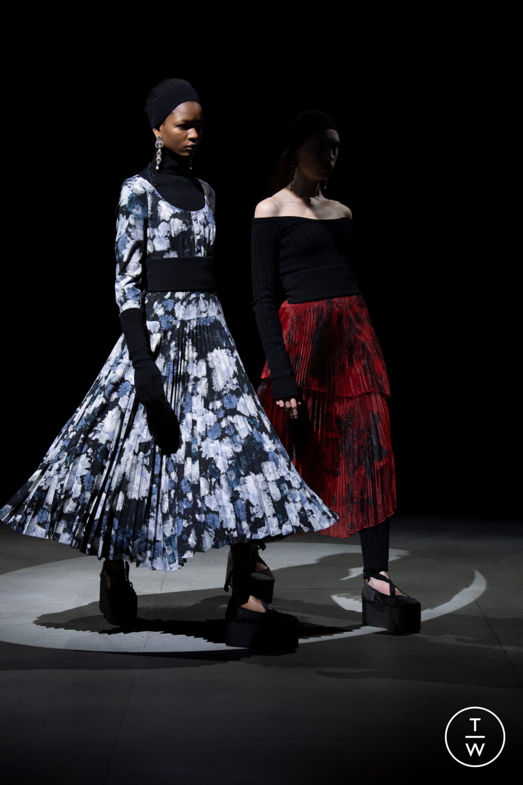 Fashion Week London Fall/Winter 2021 look 33 from the Erdem collection womenswear