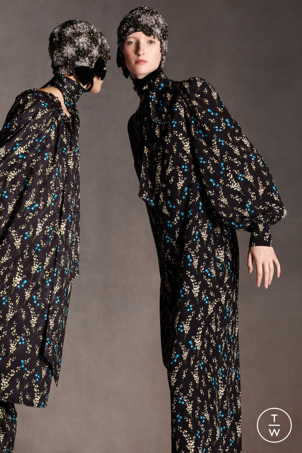 Fashion Week London Pre-Fall 2020 look 1 from the Erdem collection 女装