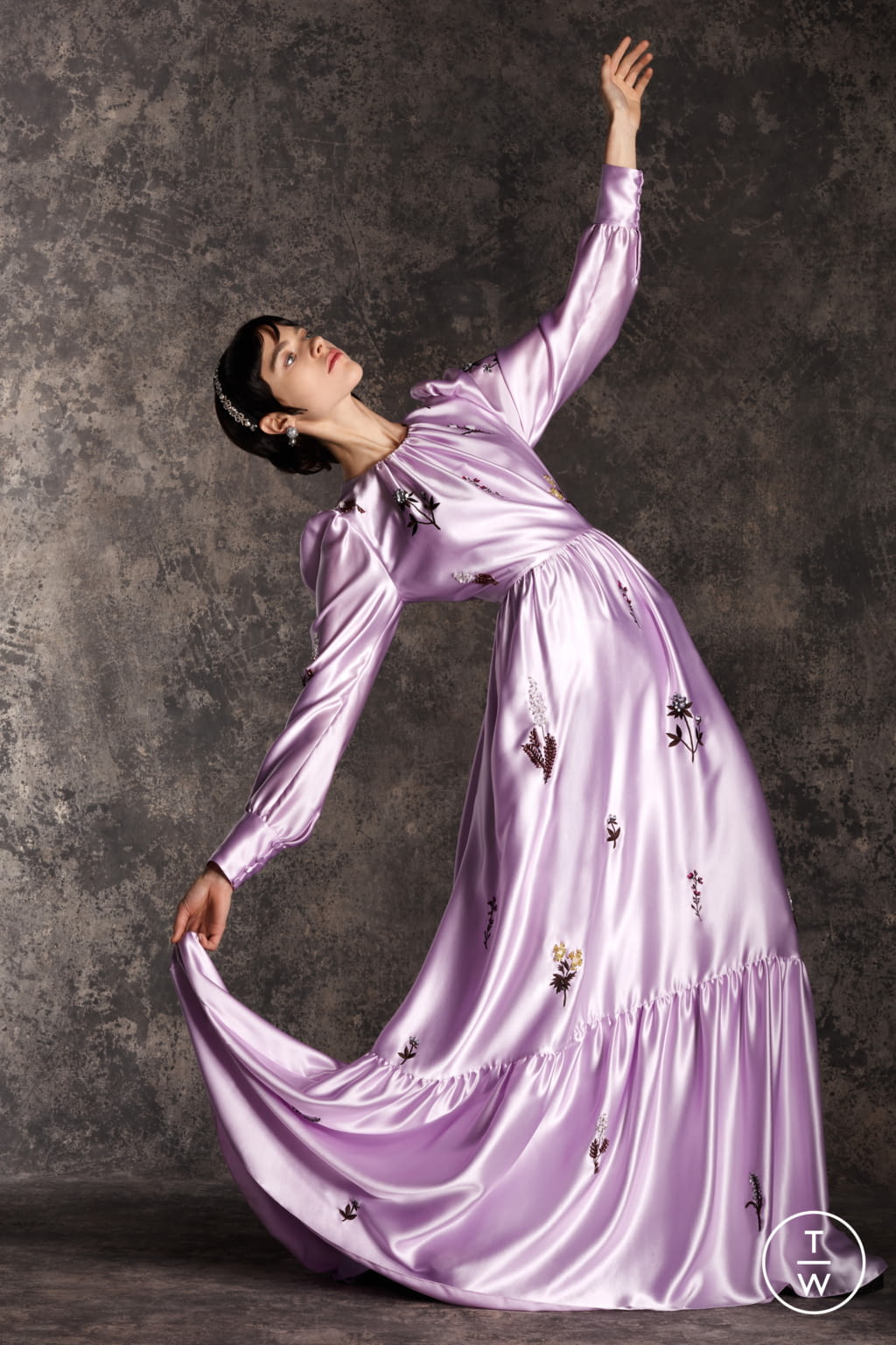 Fashion Week London Pre-Fall 2020 look 11 from the Erdem collection 女装