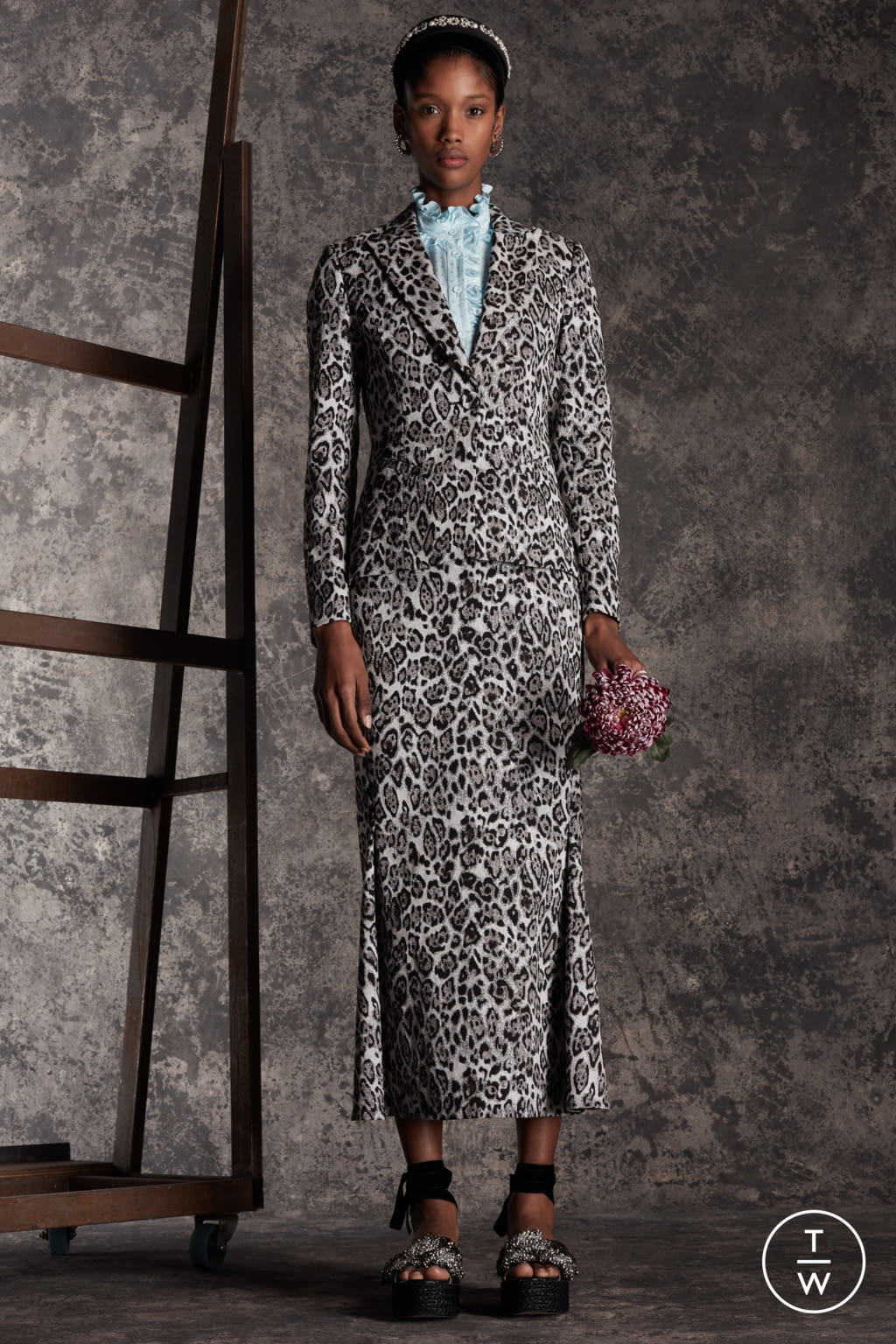 Fashion Week London Pre-Fall 2020 look 2 from the Erdem collection 女装