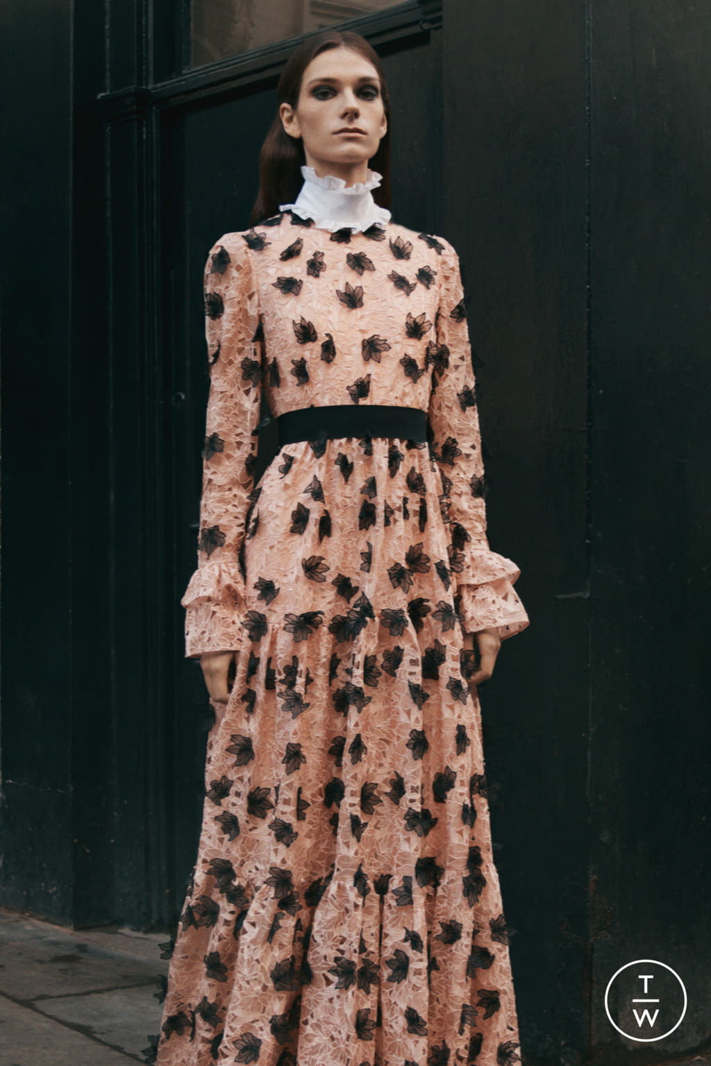 Fashion Week London Pre-Fall 2022 look 26 from the Erdem collection womenswear