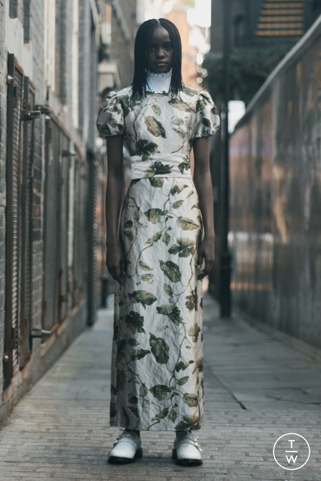 Fashion Week London Pre-Fall 2022 look 9 from the Erdem collection 女装