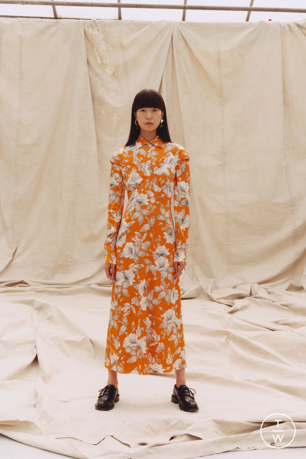 Fashion Week London Resort 2023 look 14 from the Erdem collection 女装