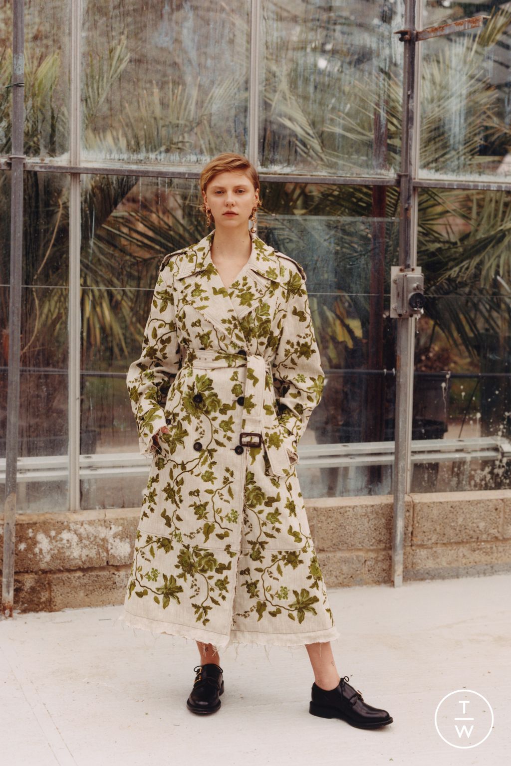 Fashion Week London Resort 2023 look 8 from the Erdem collection 女装