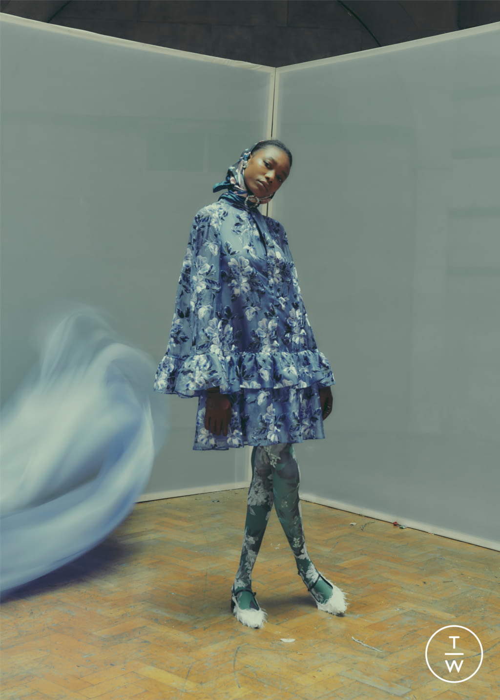 Fashion Week London Resort 2020 look 27 from the Erdem collection 女装