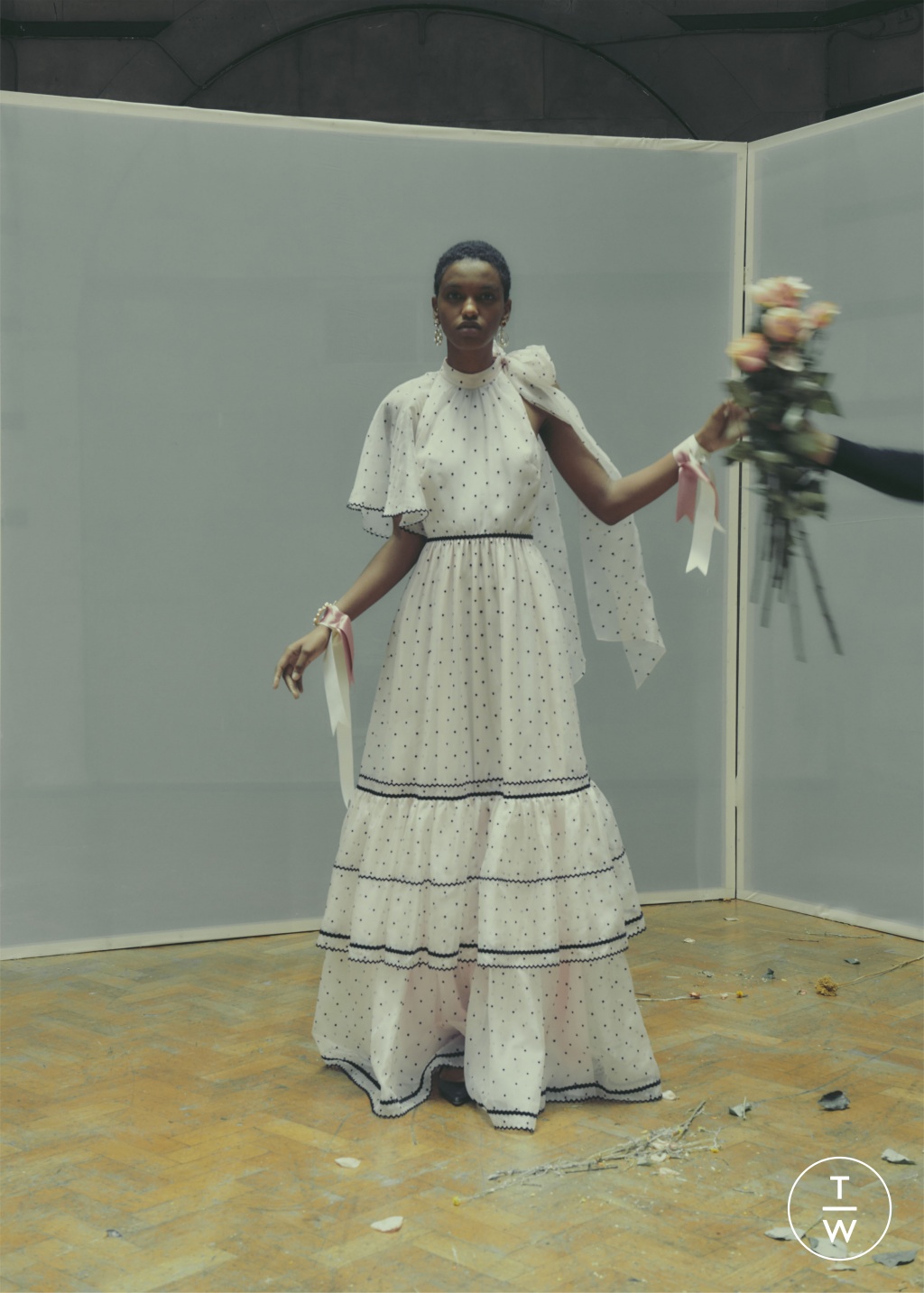 Fashion Week London Resort 2020 look 36 from the Erdem collection 女装