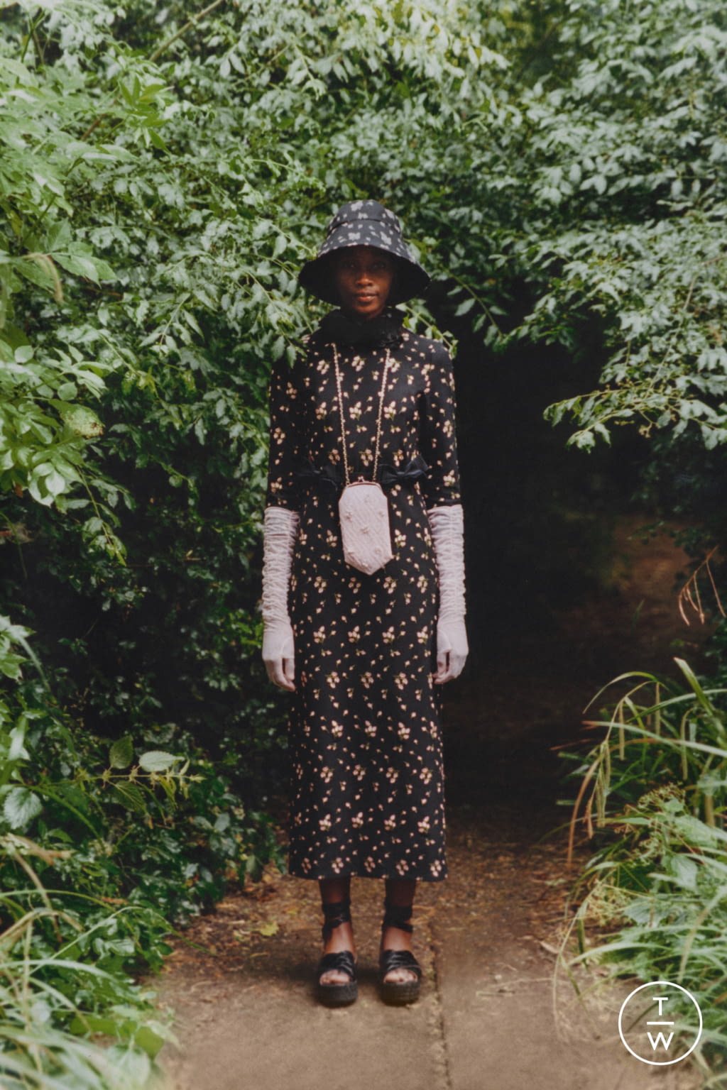 Fashion Week London Resort 2021 look 25 de la collection Erdem womenswear
