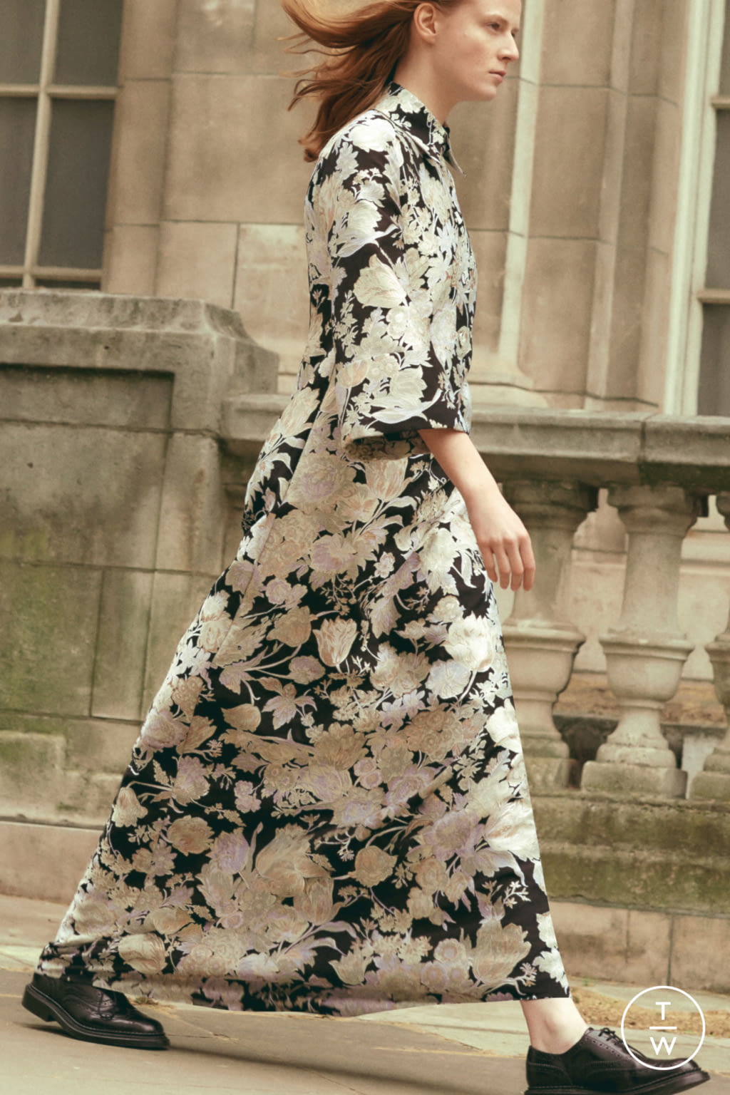 Fashion Week London Resort 2022 look 30 from the Erdem collection 女装