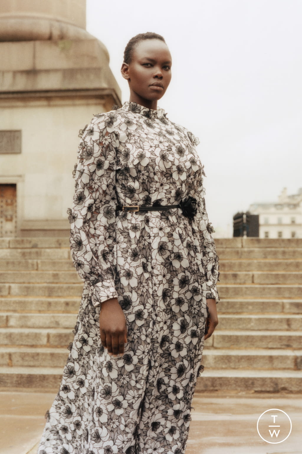 Fashion Week London Resort 2022 look 39 from the Erdem collection 女装