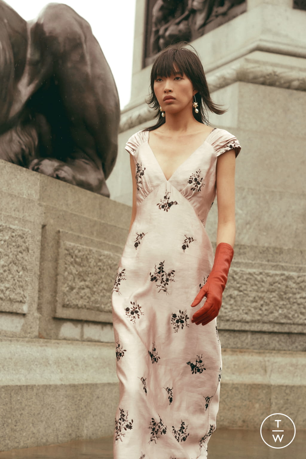Fashion Week London Resort 2022 look 9 from the Erdem collection womenswear